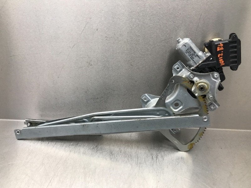 VITRE MECANISME AVANT DROIT Toyota Avensis Wagon (T27), Utilisé, Toyota