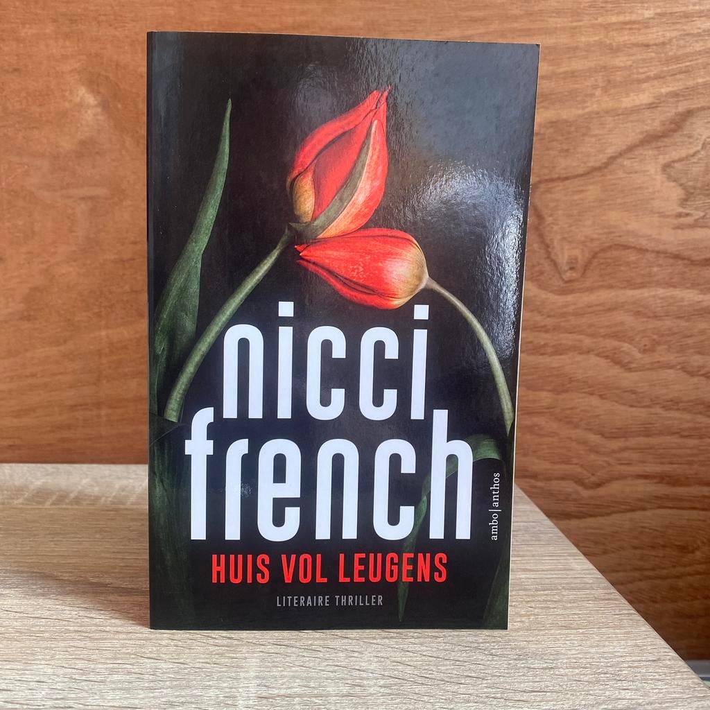 Nicci French - Huis vol leugens, Ophalen of Verzenden, Zo goed als nieuw, Amerika