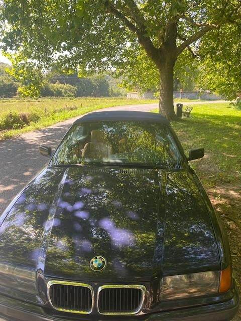 YOUNG TIMER BMW 318 Magritte, Auto's, BMW, 4 zetels, 4 cilinders, Cabriolet, Blauw