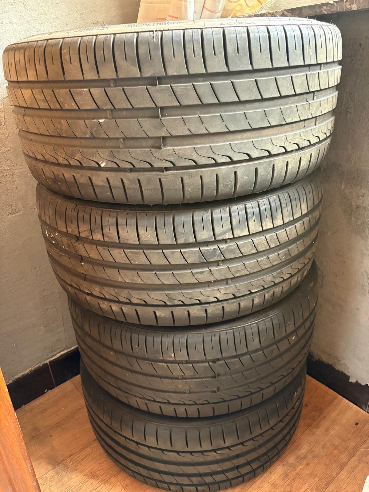 Zomerbanden Minerva 235/35 R19, Enlèvement, Comme neuf