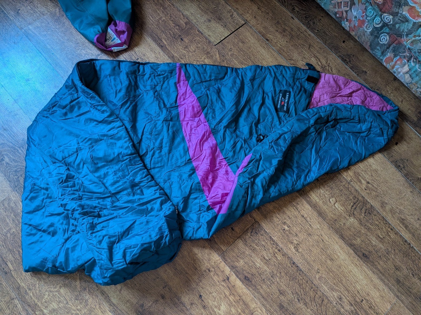 Sac de couchage Lestra Sport Adventure 
Il a bien servi mais, Enlèvement ou Envoi, Utilisé