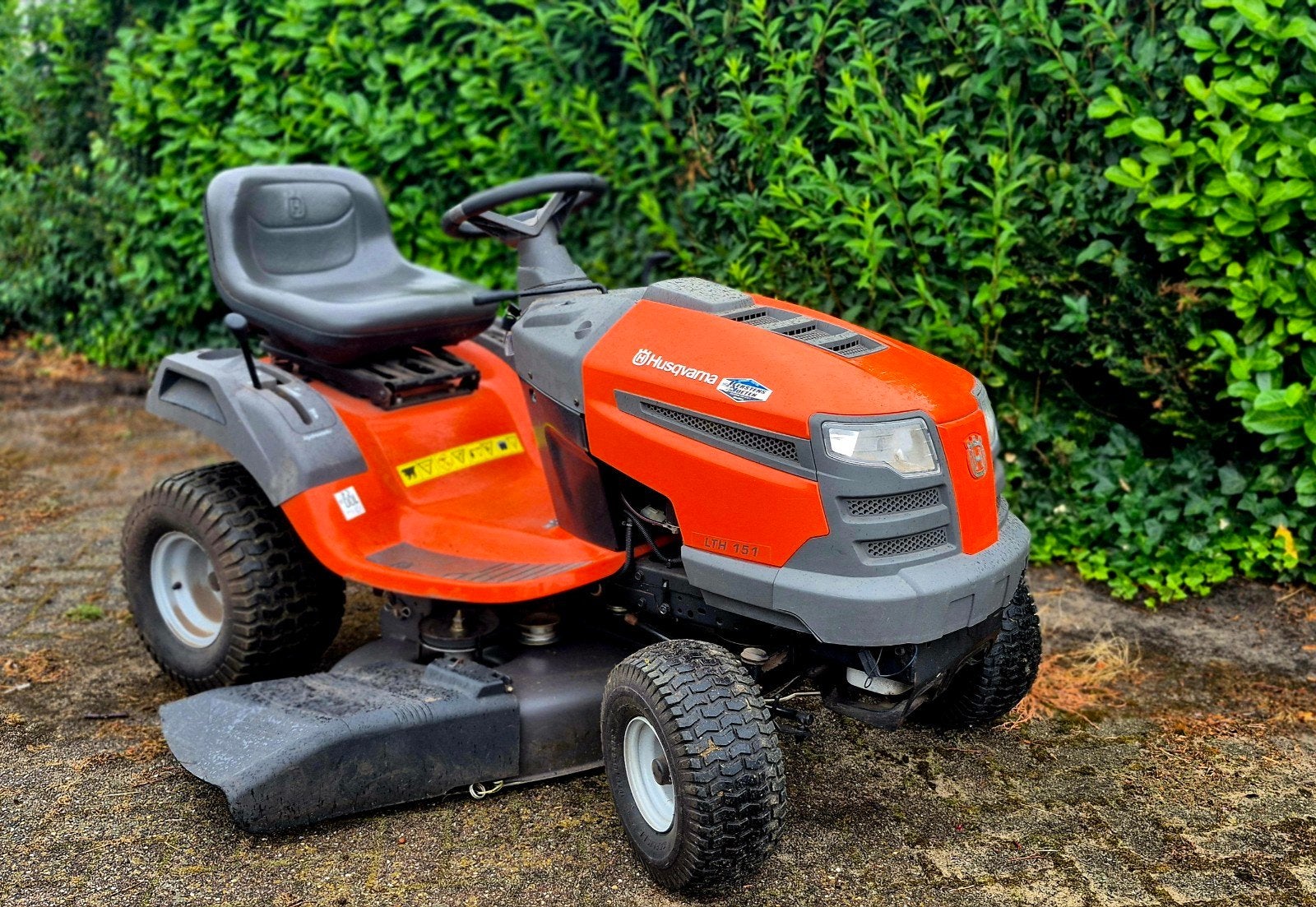 Husqvarna LTH151 Hydrostaat zitmaaier, Tuin en Terras, Ophalen, Zo goed als nieuw, Elektrische starter, 90 tot 120 cm