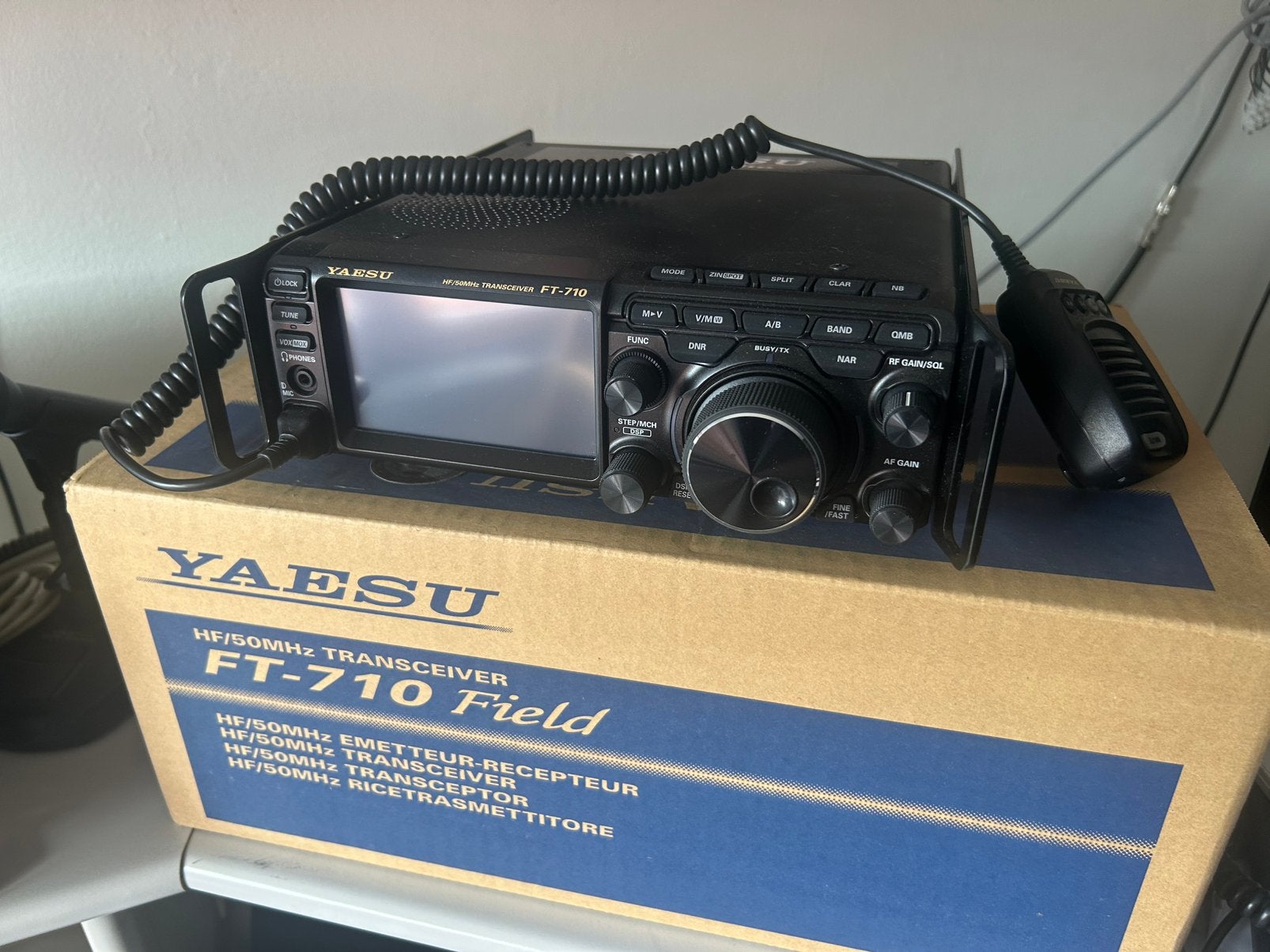 Yaesu ft-710 neuf en boîte en surstock, Enlèvement ou Envoi