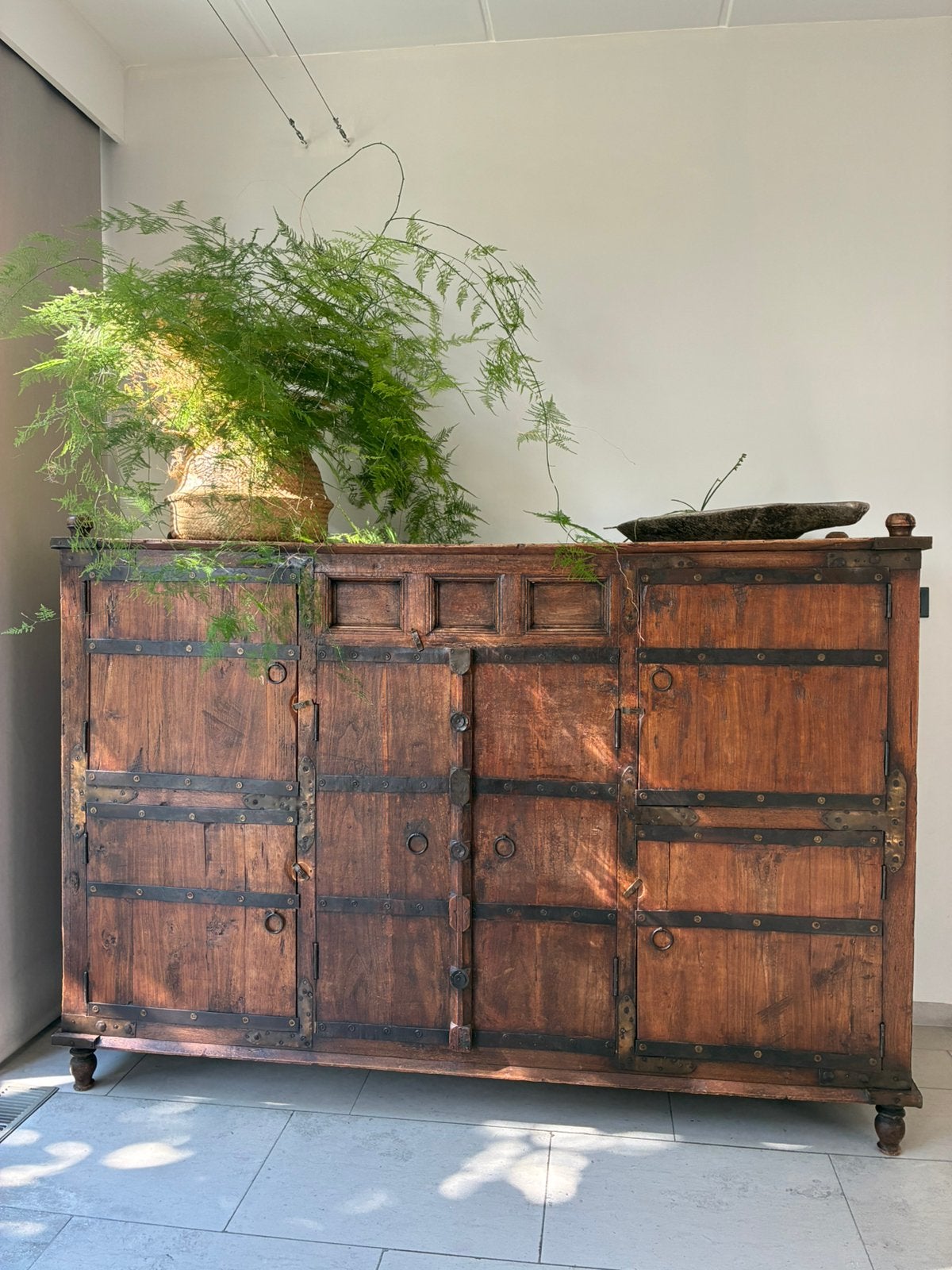 Oude Indische buffetkast (met certificaat), Ophalen, Gebruikt, Tijdloos antiek, 150 tot 200 cm