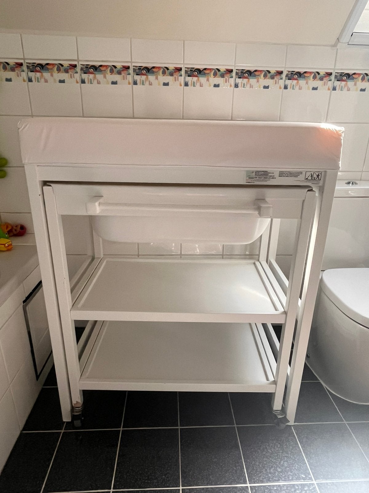 Verzorgtafel / babybad QUAX, Kinderen en Baby's, Badjes en Verzorging, Gebruikt, Aankleedkussen, Standaard, Ophalen