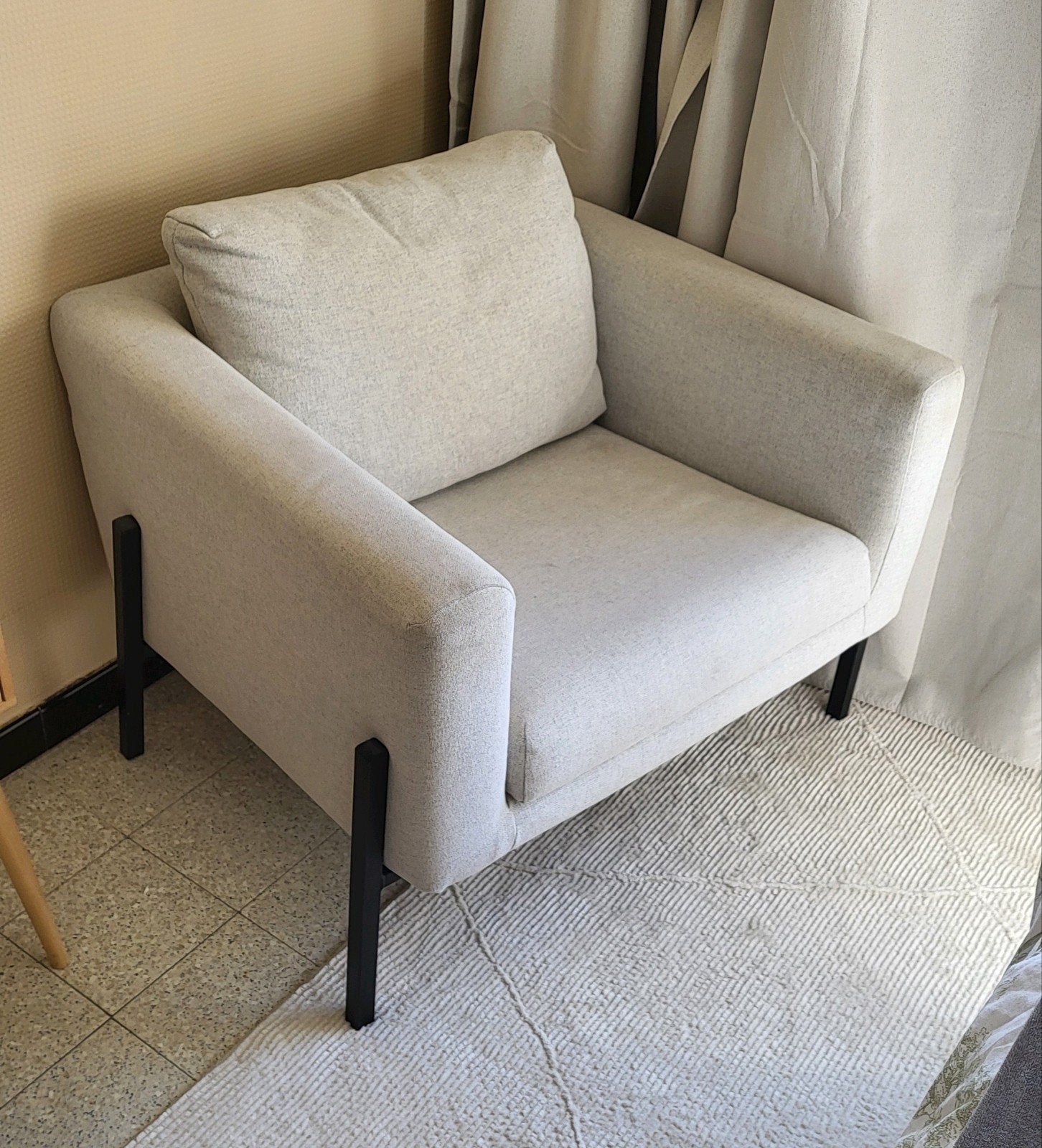 Mooie beige/grijze IKEA Koarp fauteuil!
Wat kleine gebruiker, Ophalen