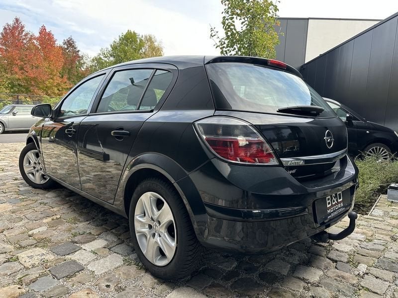 Opel Astra, Voorwielaandrijving, Euro 5, Stof, Gebruikt