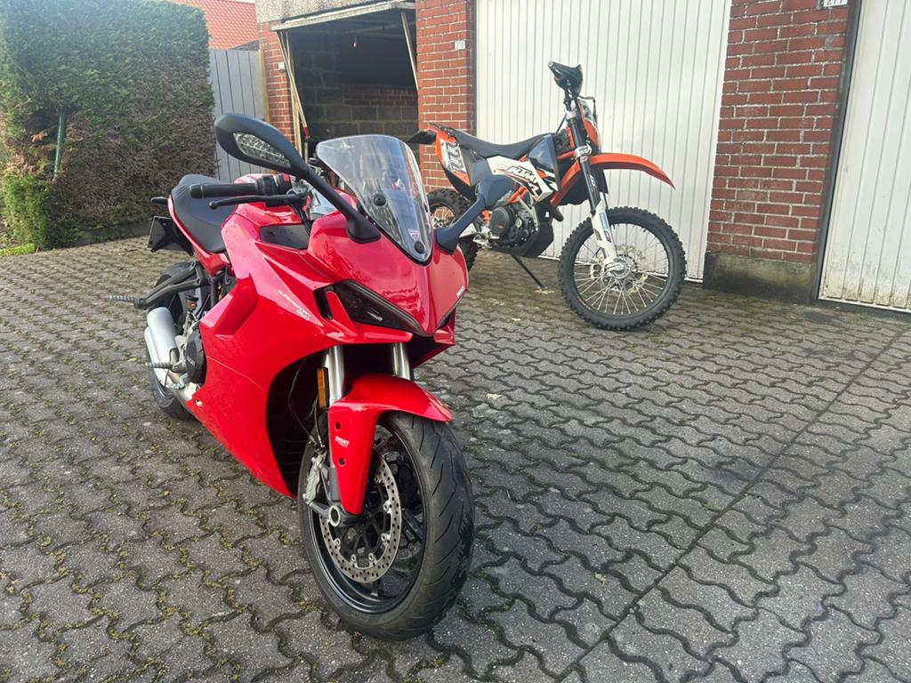 Ducati 950 supersport 2023 7800km, Motos, Permis Moto A, Plus de 35 kW, 2 cylindres, Contrôle de traction