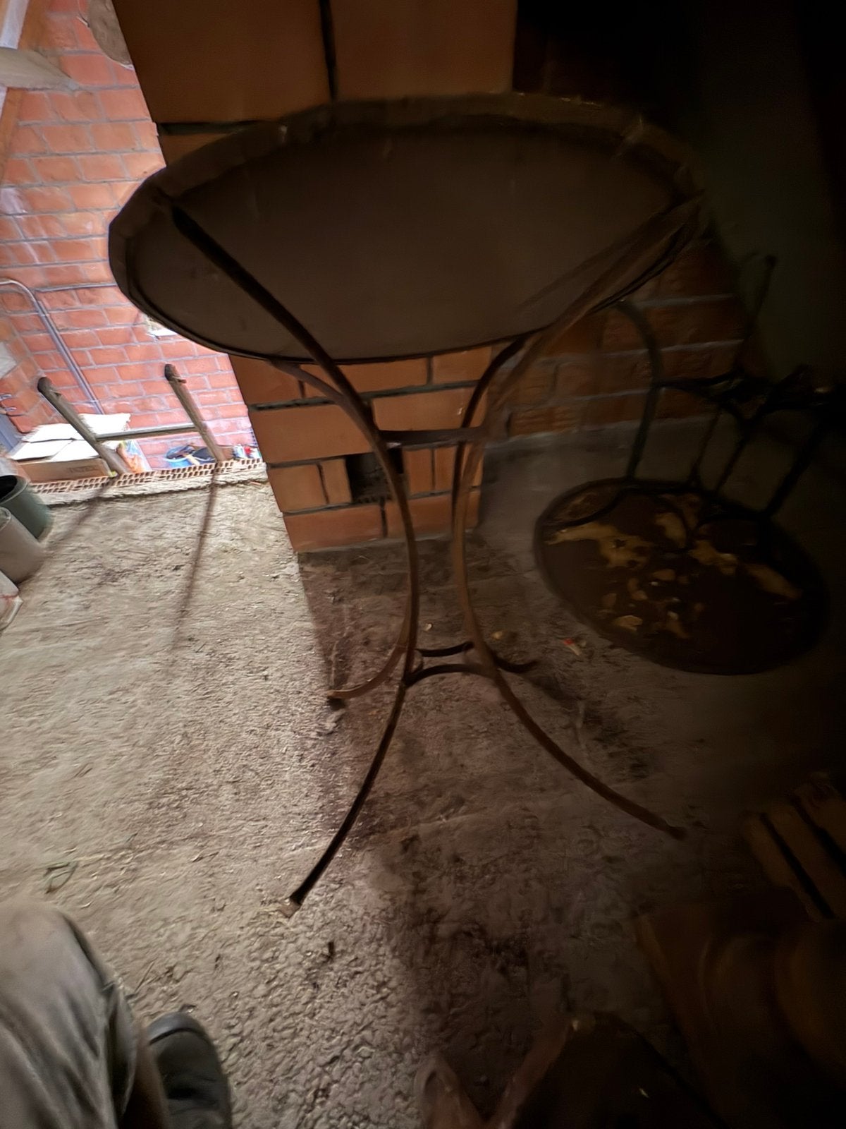2 Ijzeren ronde tuintafeltjes te koop, Ophalen