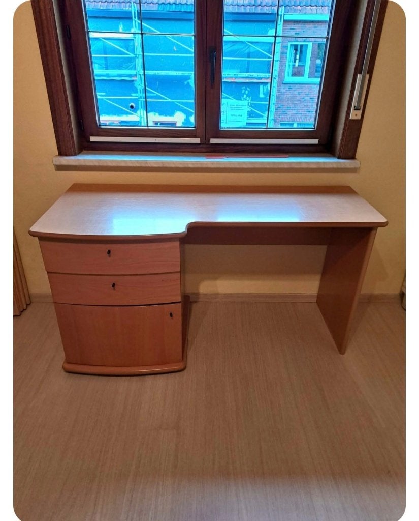 Kleerkasten ,bureau en nachtkastje, Ophalen, Gebruikt, Met lade(s)