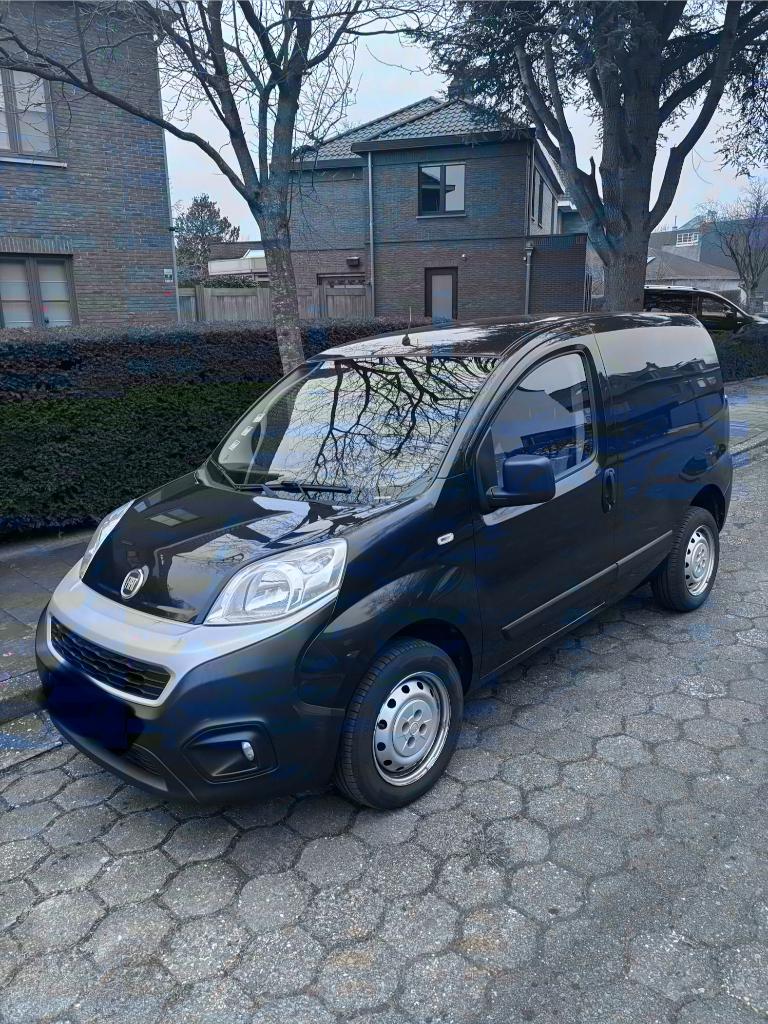 Fiat Fiorino CNG (+45L benzine) - 46.000km - Perfecte staat, Auto's, Stof, CNG (Aardgas), Zwart, Grijs