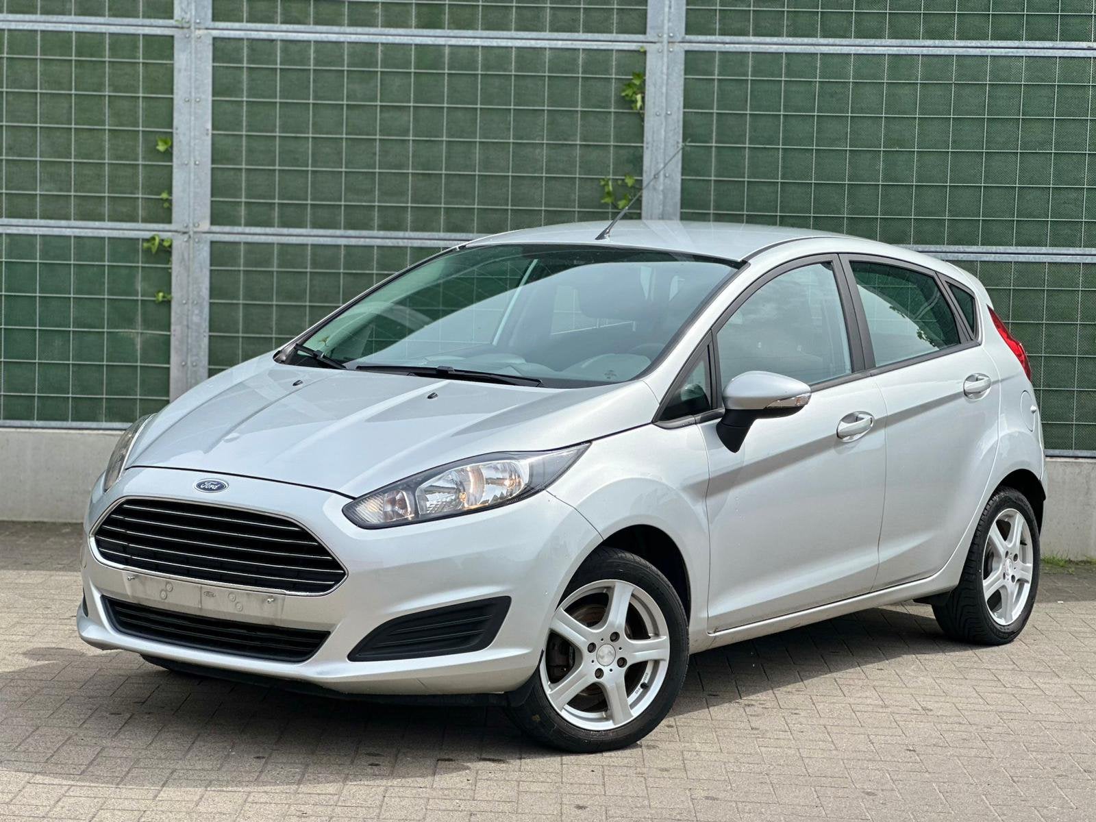 Ford Fiesta 1.6 Essence, Autos, Achat, 4 portes, Entreprise, Boîte manuelle