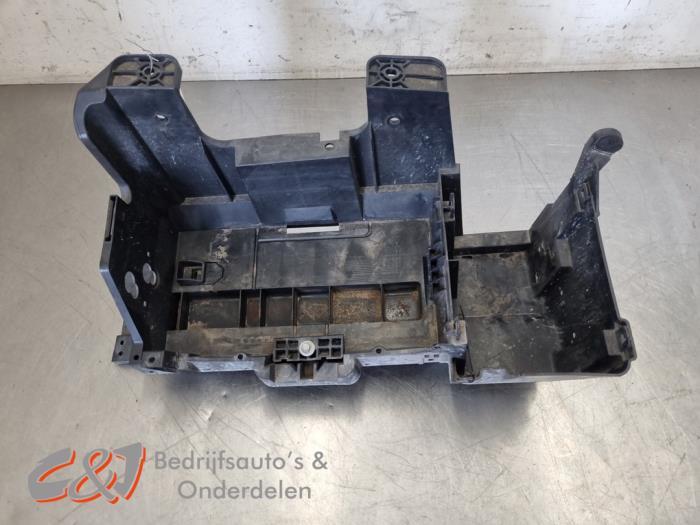 Boîtier de batterie d'un Dodge RAM, Autos : Pièces & Accessoires, Carrosserie & Tôlerie, -, 3 mois de garantie, Utilisé, Dodge