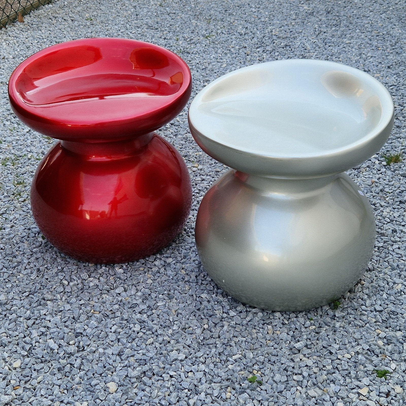 Polspotten kruk diabolo design , metallic  , 2 beschikbaar, Antiek en Kunst, Kunst | Designobjecten, Grijs, Object, Ophalen of Verzenden