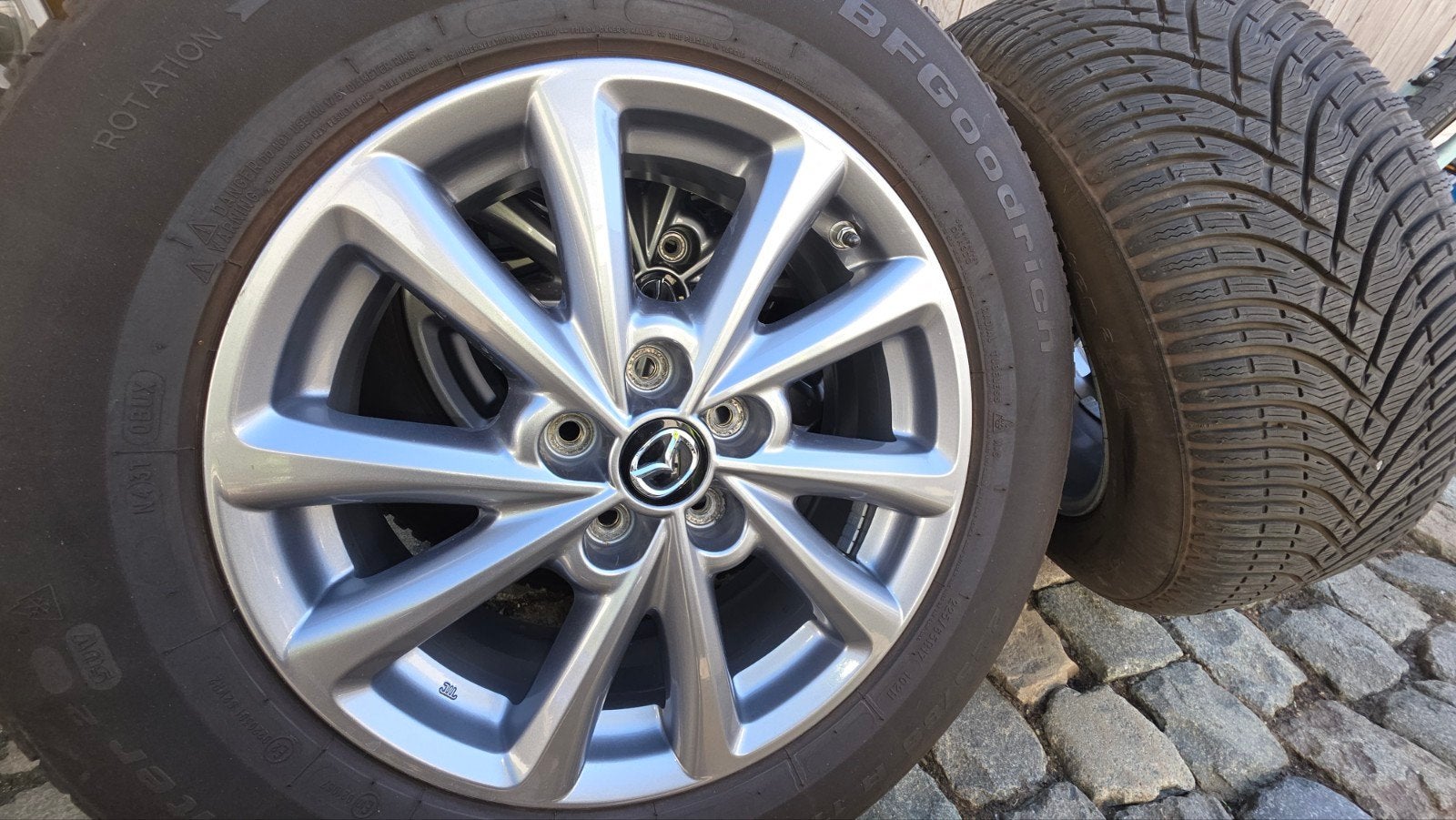 Jantes Mazda+capteurs comme neuf. Pneus hiver BFGoodrich., Autos : Pièces & Accessoires, Pneus & Jantes, Enlèvement, Pneus hiver