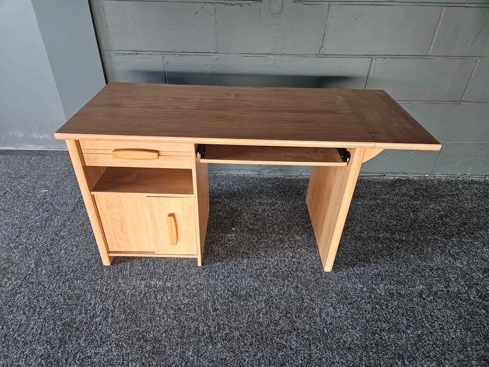 Bureau en bois avec tablette coulissante, Enlèvement, Avec tiroirs, Utilisé, Bois