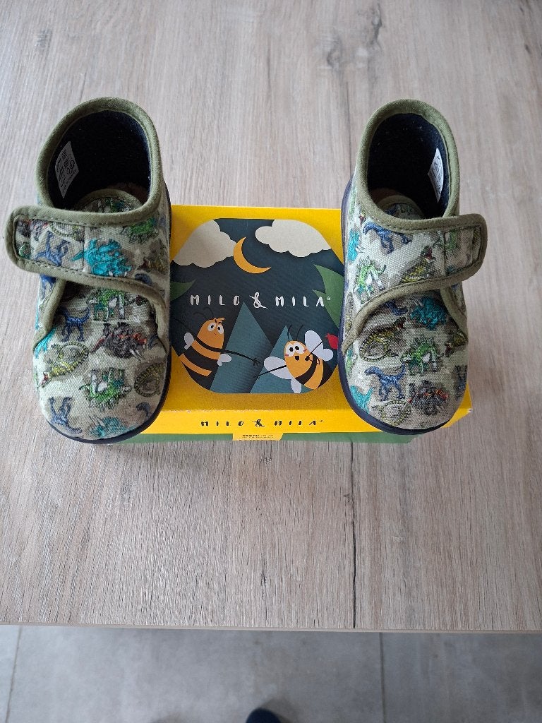 Kinderpantoffels, Kinderen en Baby's, Slofjes, Nieuw, Jongetje, Ophalen