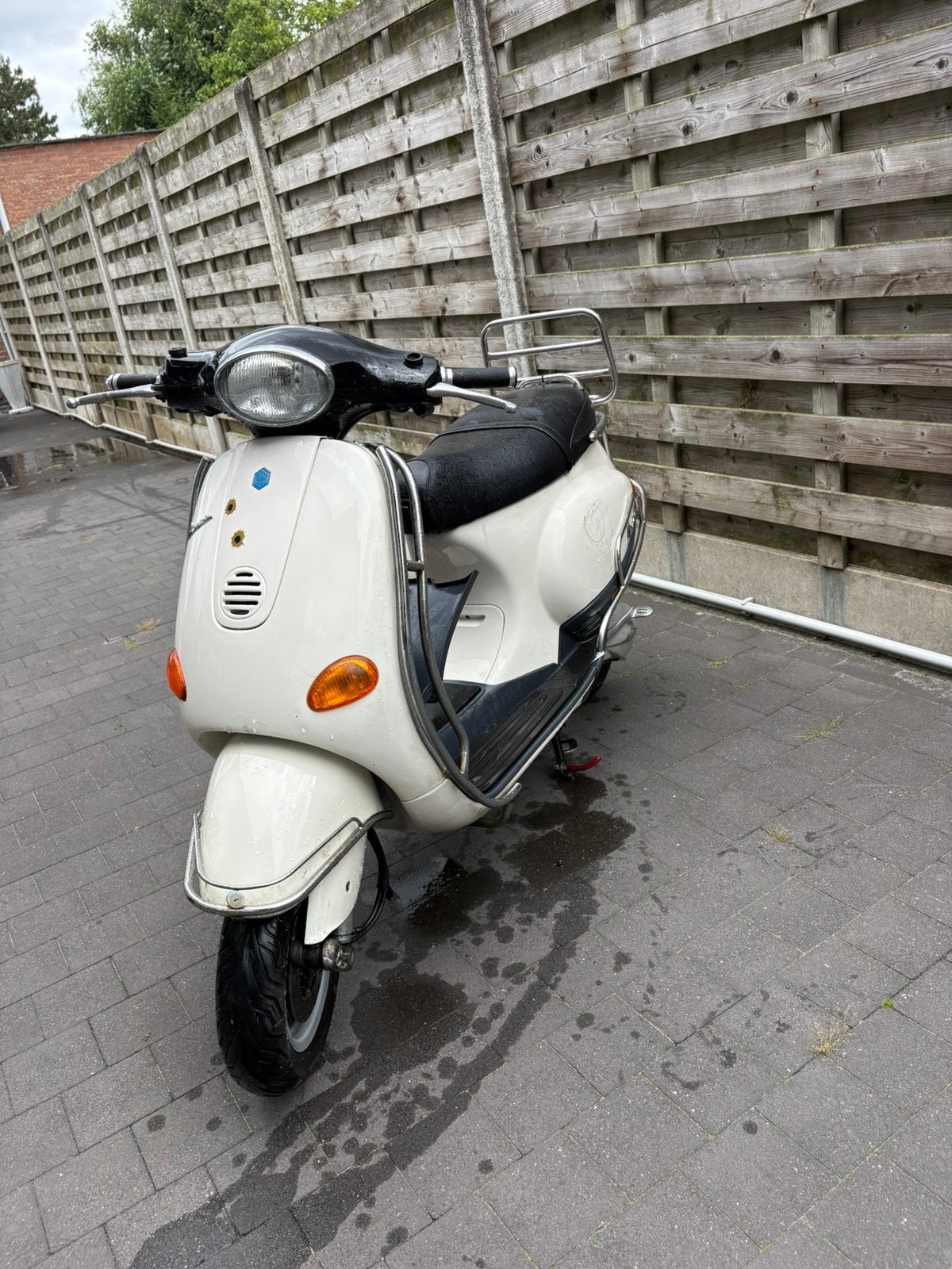 Vespa et2 b klasse 50 cc. Mag voor mooie prijs weg