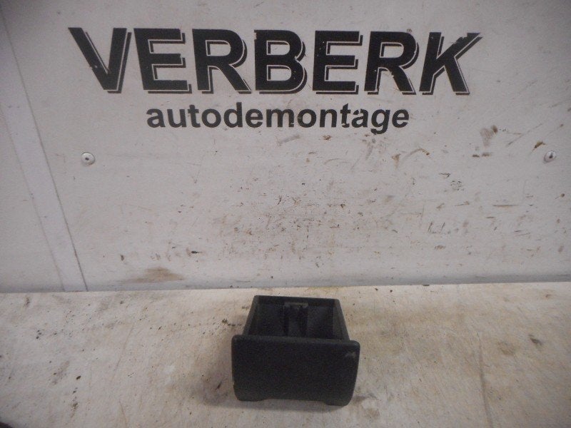 ASBAK VOOR Kadett D (31 / 32 / 33 / 34 / 41 / 42 / 43 / 44), Gebruikt, Opel, Opel Automobile GmbH, Kontakt-opel@opel.com