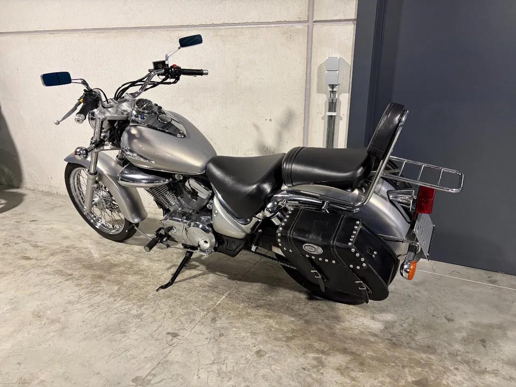 Suzuki VL 250 Intruder lichte wendbare cruiser, Motos, Motos | Suzuki, Entreprise, Chopper, 12 à 35 kW, 250 cm³