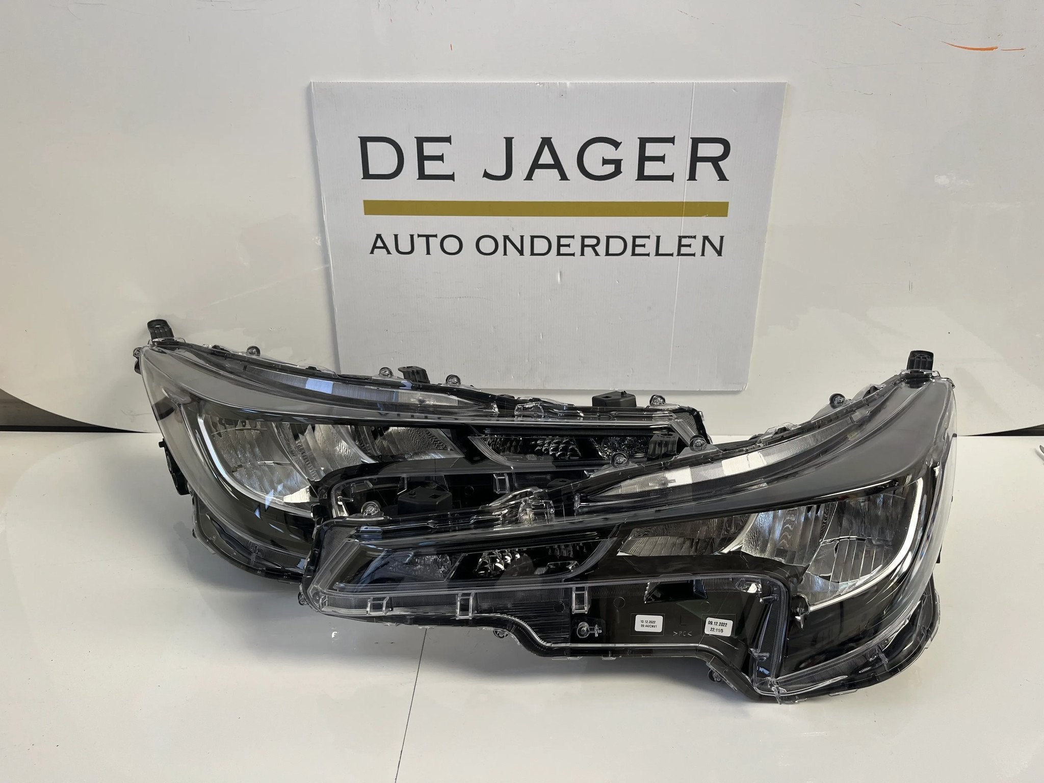 TOYOTA COROLLA E21 LED KOPLAMPEN SET 81110-02S70 81150-02S60, Info@toyota.co.jp, Gebruikt, Toyota Motor Corporation, Toyota-Cho 1
471-8571  Toyota City