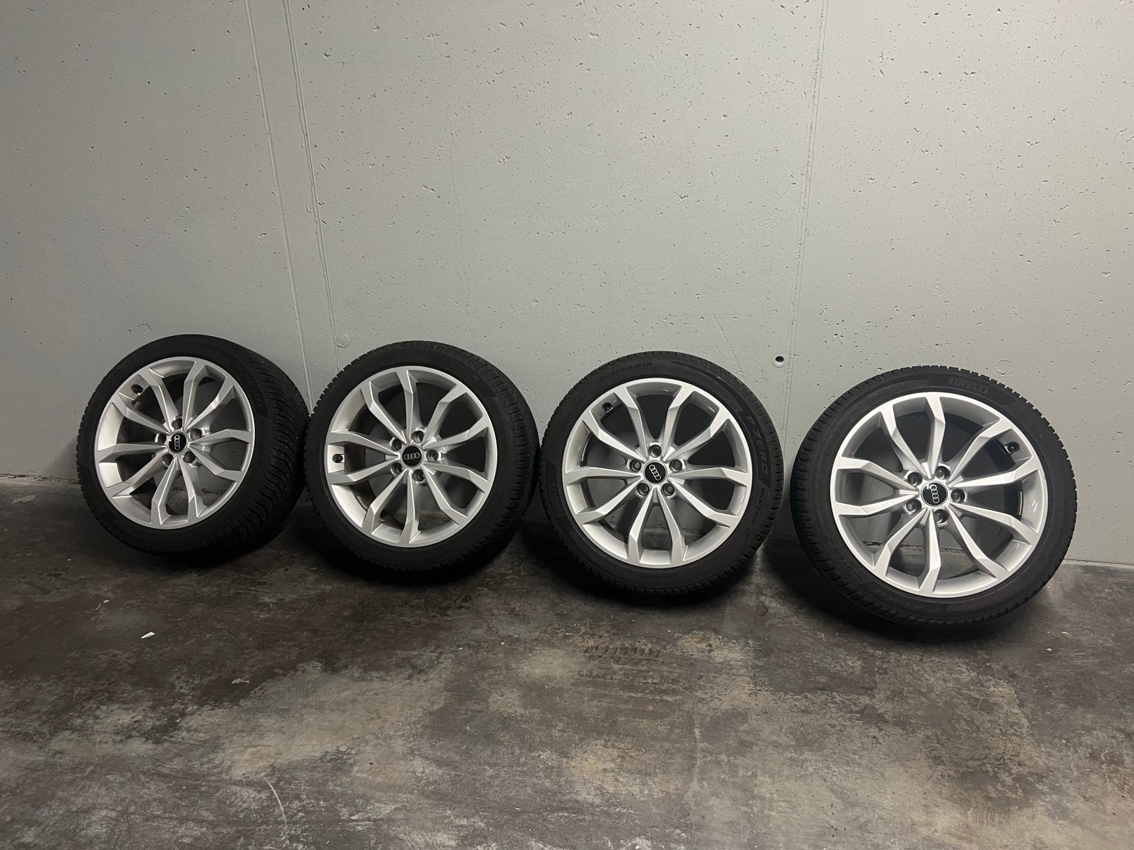 Originele Audi 18 inch velgen + Pirelli P Zero Winter 2, Autos : Pièces & Accessoires, Pneus & Jantes, Pneus et Jantes, Pneus hiver