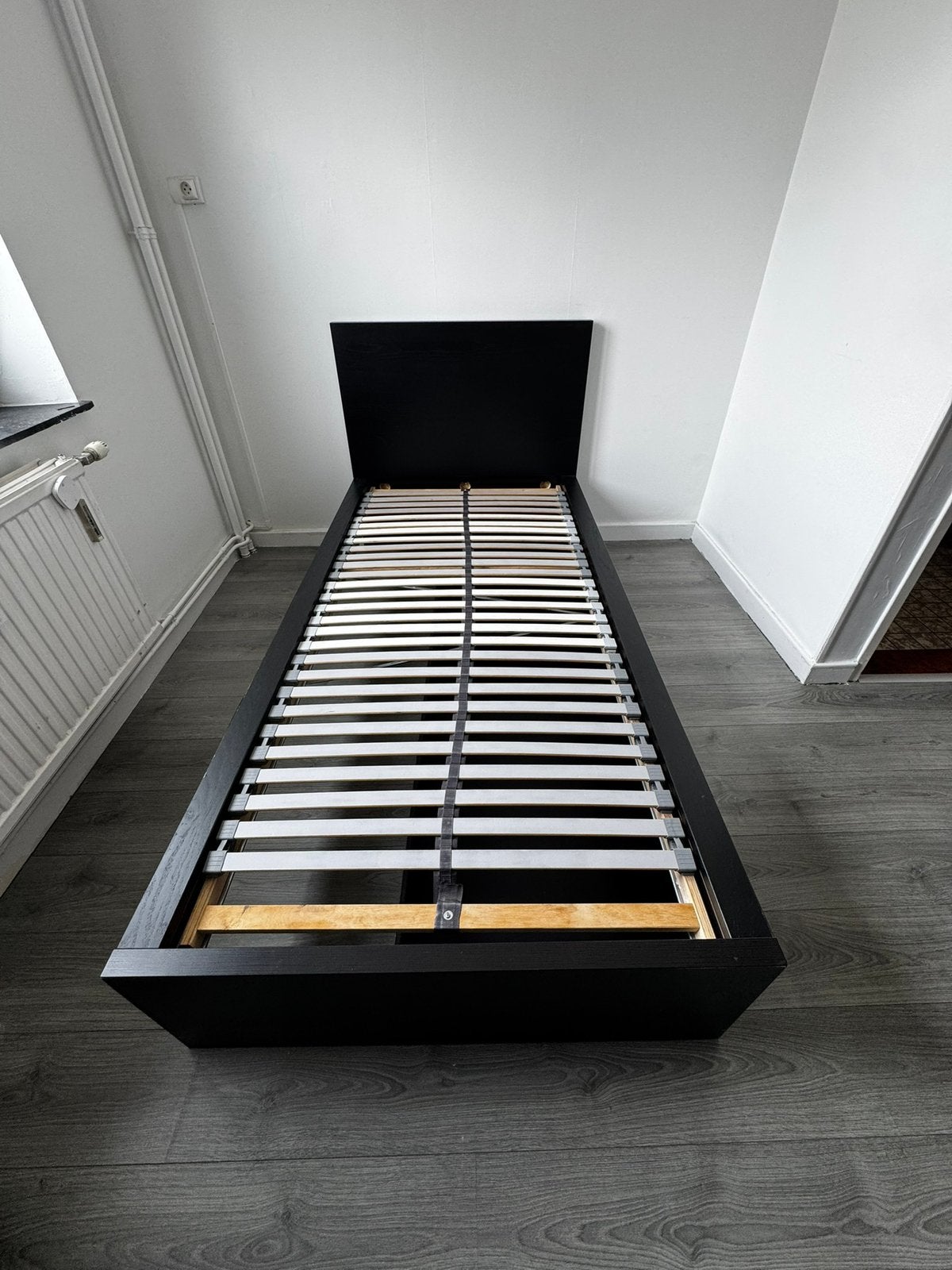 Lit simple a vendre urgent, Maison & Meubles, 90 cm, Une personne, Brun, Enlèvement