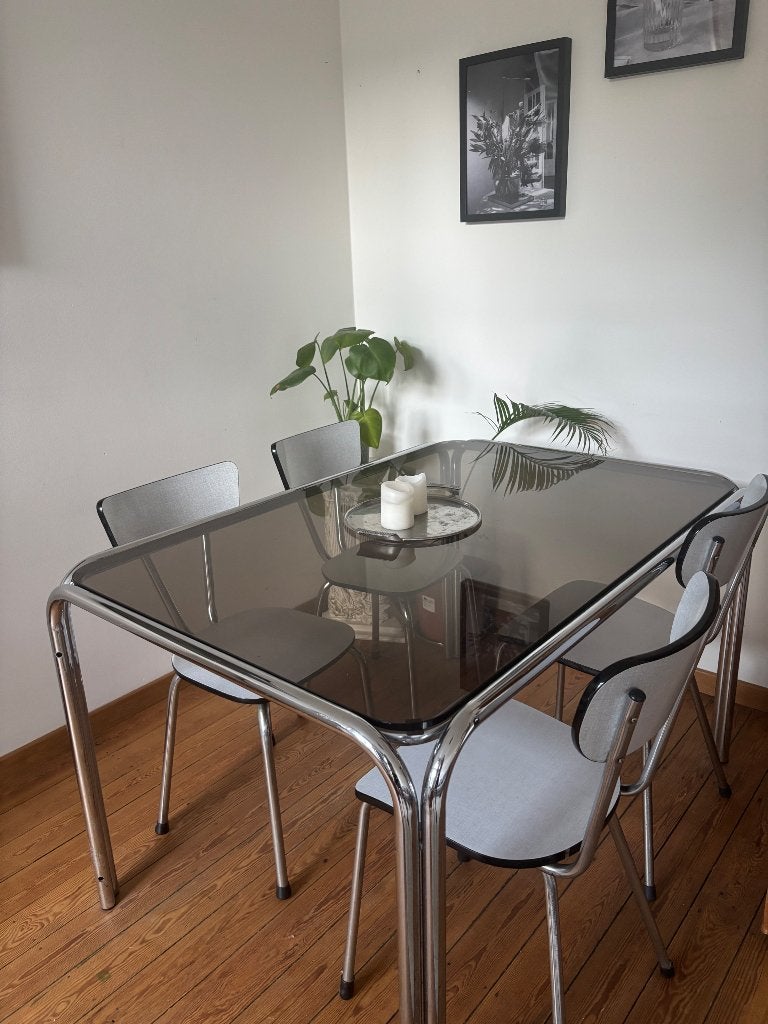 Vintage glazen tafel met chrome kader, Huis en Inrichting, Ophalen, Gebruikt, Bauhaus, 100 tot 150 cm