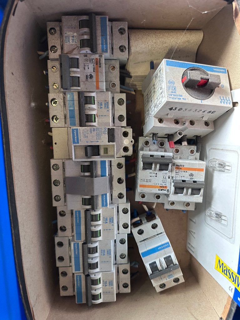 Zekeringen, Bricolage & Construction, Enlèvement ou Envoi, Utilisé, Schneider Electric, Disjoncteur différentiel