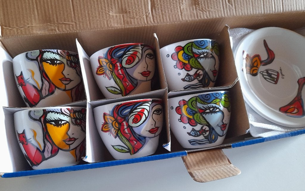 Set kopjes en schoteltjes van kunstenares Josien Broeren, Enlèvement, Neuf, Porcelaine, Tasse et/ou soucoupe