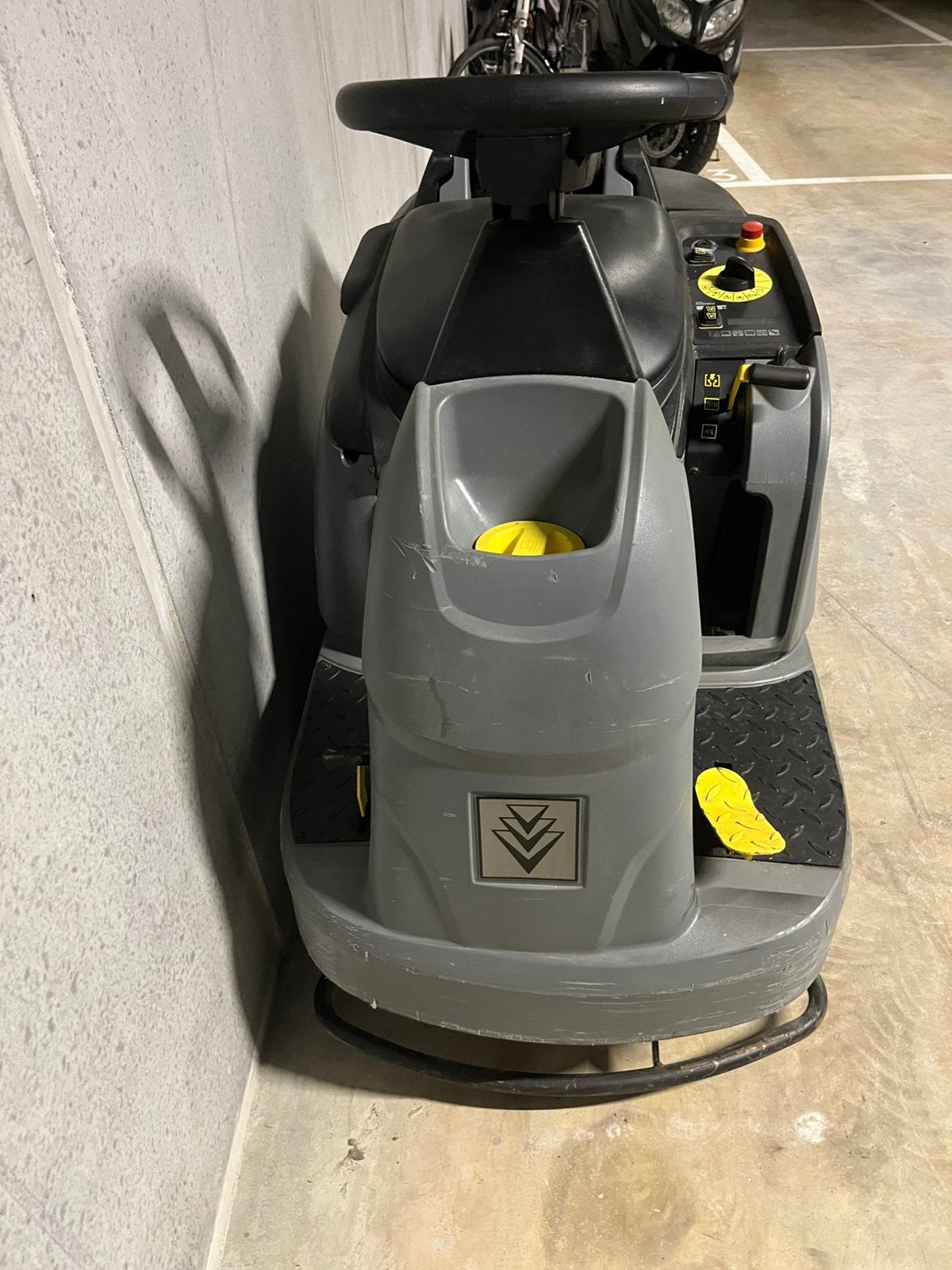 Kärcher B150 R schrobmachine., Bricolage & Construction, Enlèvement, Comme neuf, Machine de nettoyage à brosse