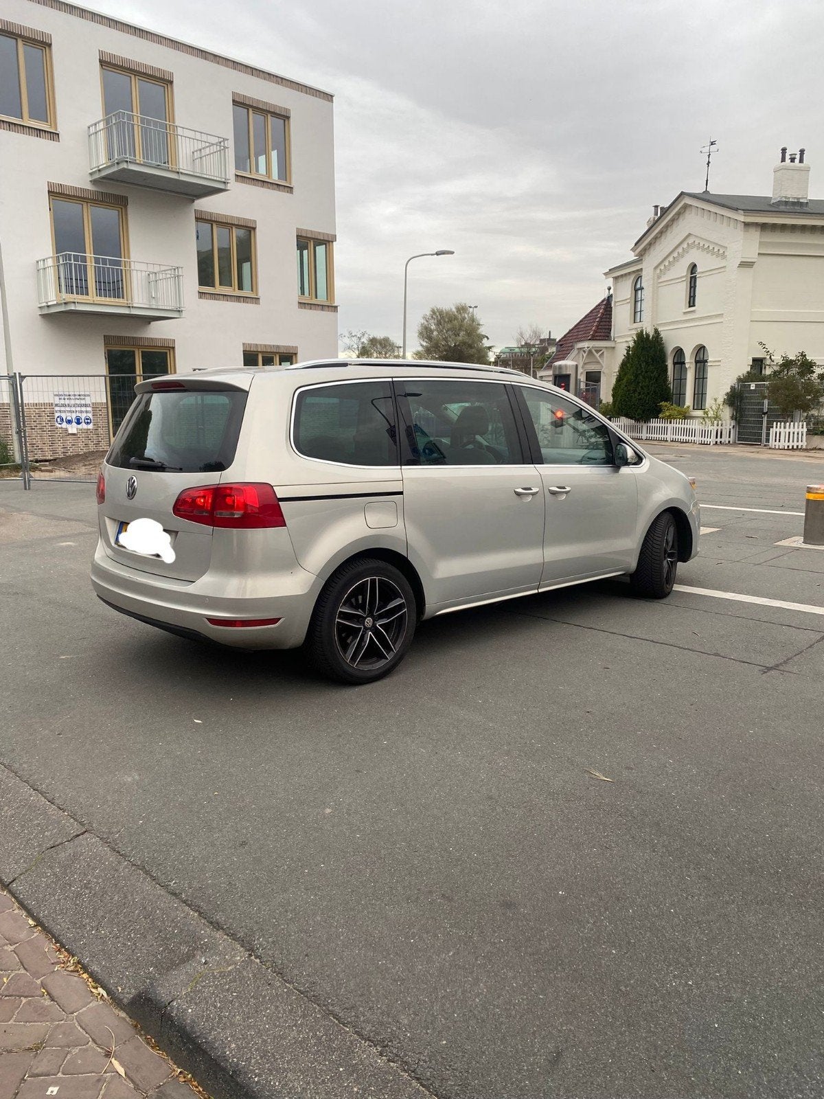 VW Sharan 2.0 TDI AUTOMATIQUE, Autos, Cuir et Alcantara, Achat, Beige, Carnet d'entretien