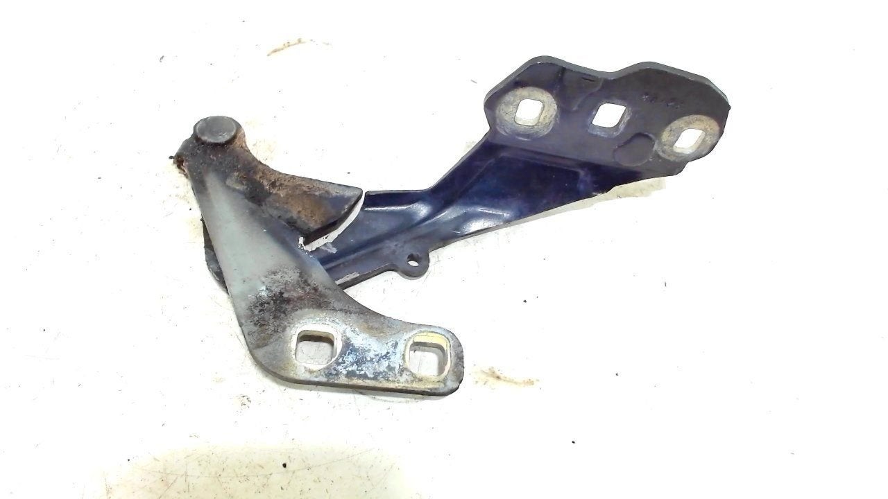 Motorkapscharnier links Ford Mondeo, Onderdelen@venauto.nl, Van der Ven Autorecycling B.V., Gebruikt, Ettenseweg 76, 4706 PB Roosendaal, The Netherlands