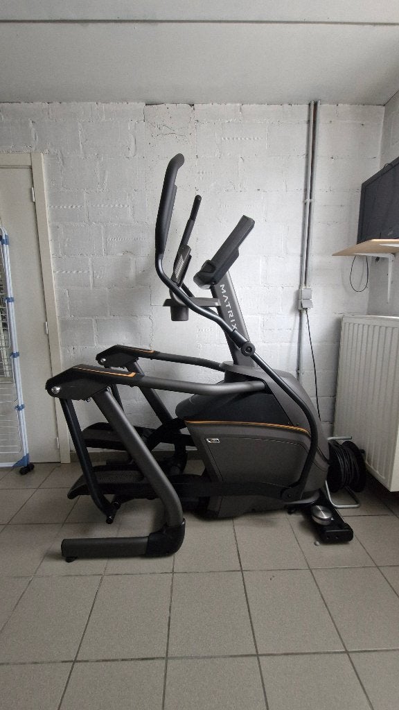 DELUXE Crosstrainer/elliptical Matrix E50 met XIR display!, Sport en Fitness, Overige Sport en Fitness, Ophalen, Zo goed als nieuw