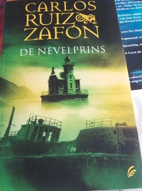 carlos Ruiz Zafon - de nevelprins, Boeken, Literatuur, Ophalen of Verzenden, Zo goed als nieuw