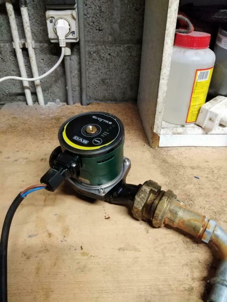 Water pomp, Ophalen of Verzenden, Zo goed als nieuw