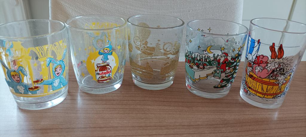 5 Nutella-glazen: Obelix in zijn bad, Kerstmis, konijnen, Ophalen of Verzenden, Zo goed als nieuw, Waterglas
