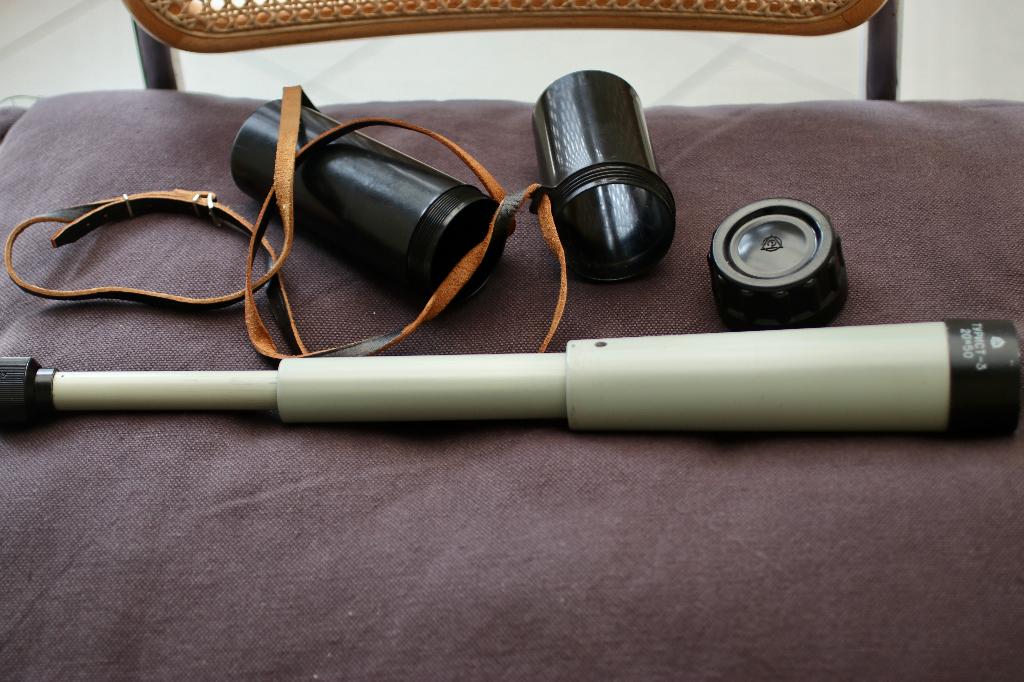 Longue vue télescope jumelles USSR Tourist 3 Soviet vintage, TV, Hi-fi & Vidéo, Enlèvement ou Envoi