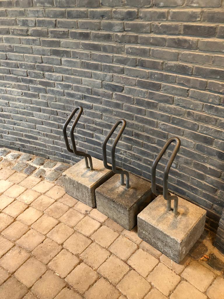 Fietsbeugels betonvoet 3 stuks, Fietsen en Brommers, Ophalen, Gebruikt