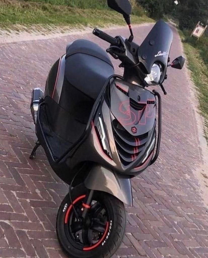 Opzoek naar zip of crosser iemand die wilt ruilen gaming pc, Fietsen en Brommers, Scooters | Piaggio, Ophalen, Zo goed als nieuw