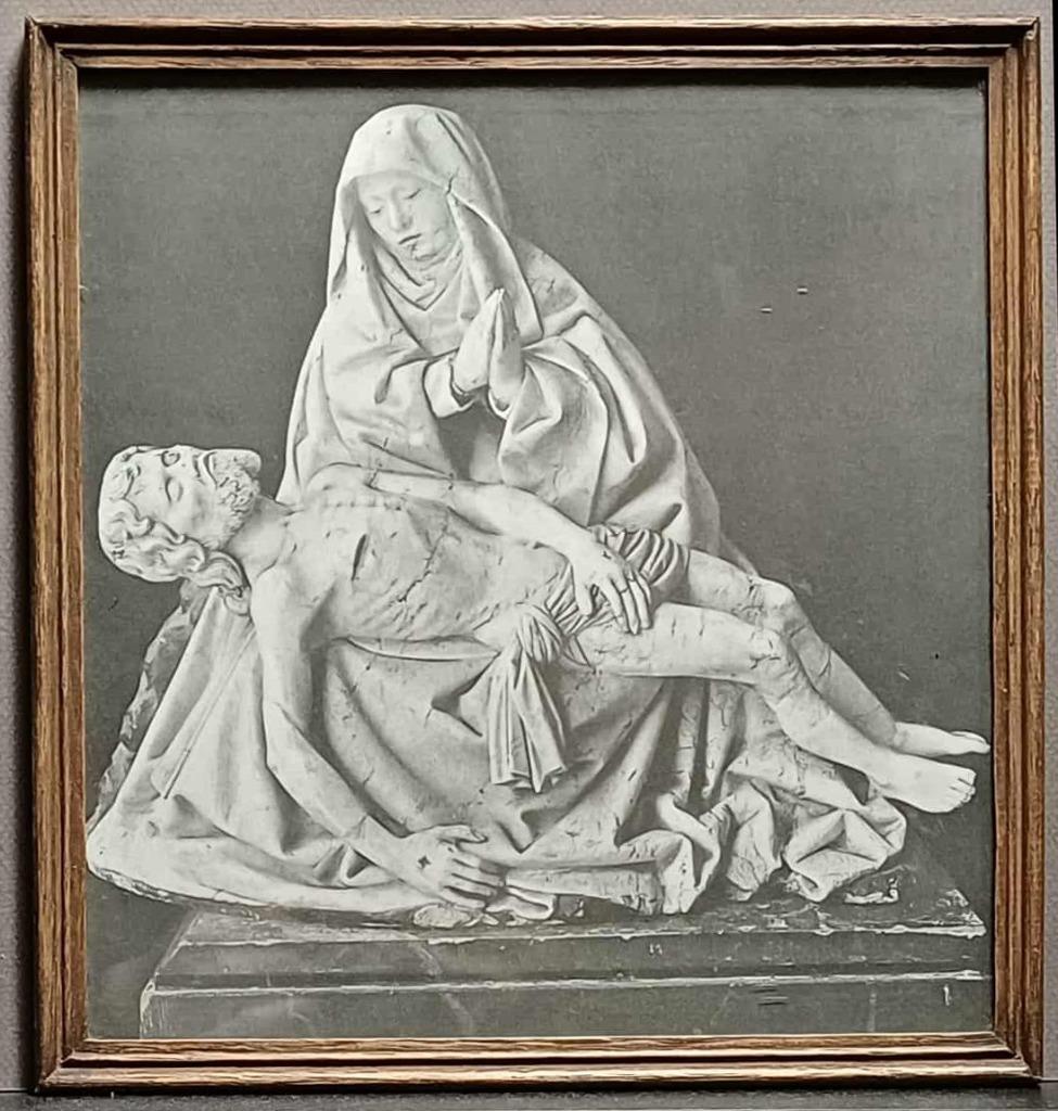 La Pietà de Michel-Ange, Enlèvement
