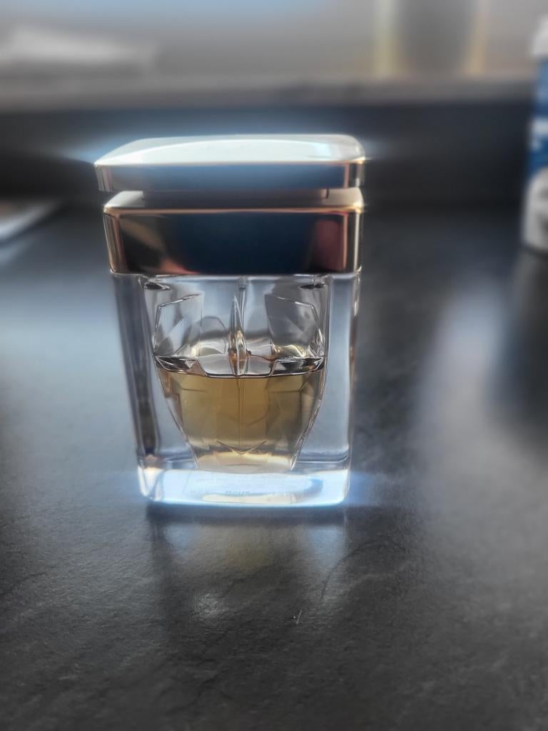 Parfum spray panthère Cartier, Enlèvement