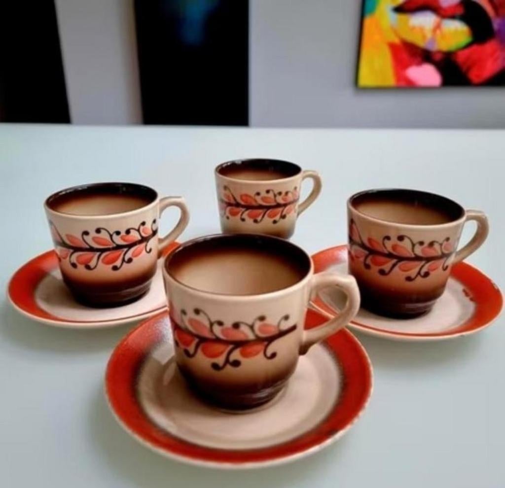 Boch la louvière lot de 4 tasses et 3 sous tasses, Enlèvement ou Envoi