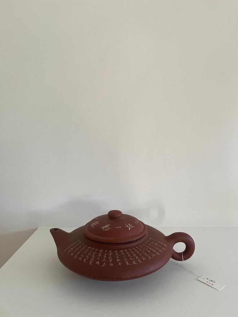 Reuze theepot, Enlèvement
