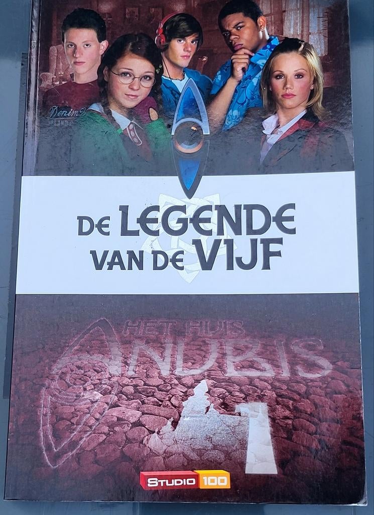 Het huis Anubis 1 boek De Legende van de vijf
De, Ophalen of Verzenden, Zo goed als nieuw