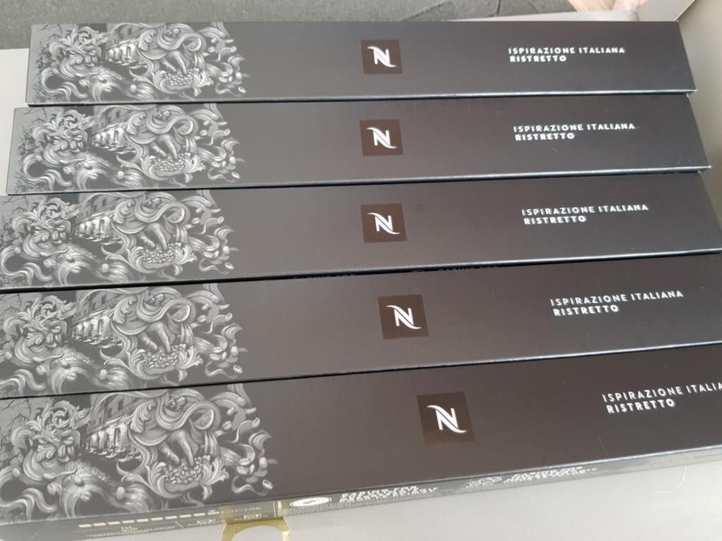 Coffret Nespresso + café + accessoires, Enlèvement