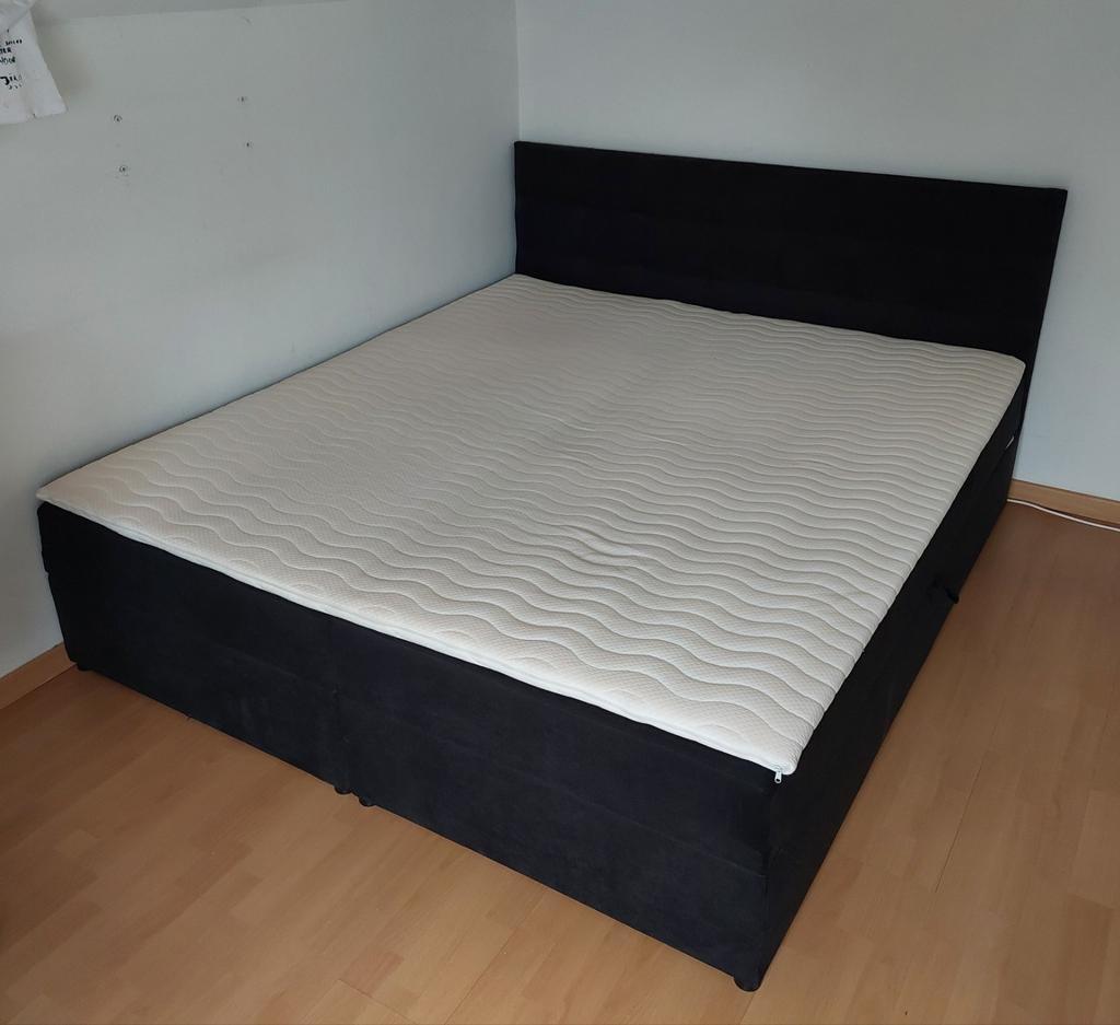 Boxspring 180 x 200cm compleet, in prima staat., Huis en Inrichting, Slaapkamer | Boxsprings, Ophalen, Zwart