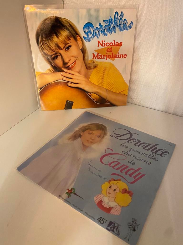 Dorothée 2 singles 81 & 90', CD & DVD, Envoi, Utilisé