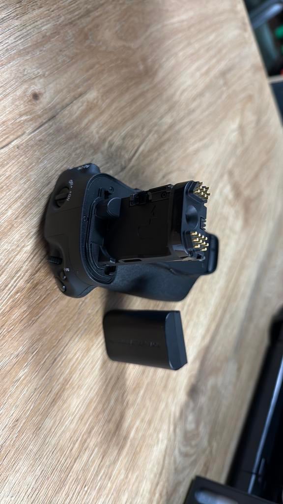 Canon BG-E20 batterijgrip voor EOS 5d mark iv, Audio, Tv en Foto, Fotocamera's Digitaal, Gebruikt, Canon, Ophalen