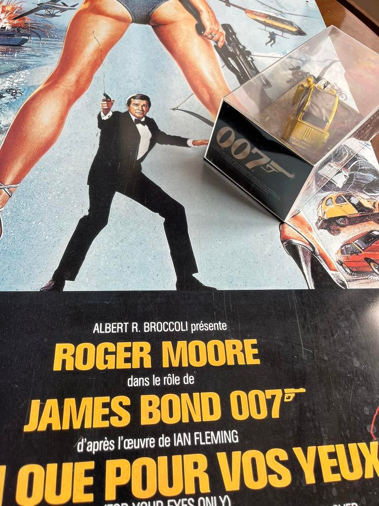 Verzamelplaat plus originele mini-auto ROGER MOORE, Ophalen of Verzenden, Zo goed als nieuw, Auto